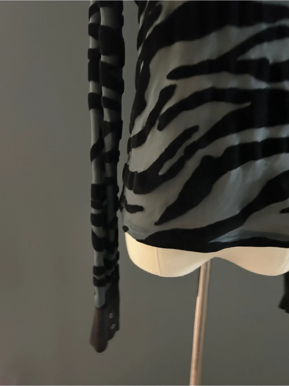 Free People We The Free So Lush Burnout Velvet Top - Picture 8 of 15